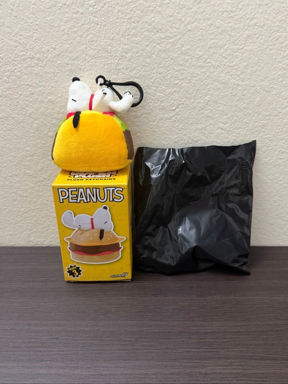 Peanuts x Super7 Snoopy Food Wave 3 Blind Box Plush Bag Clip - Taco